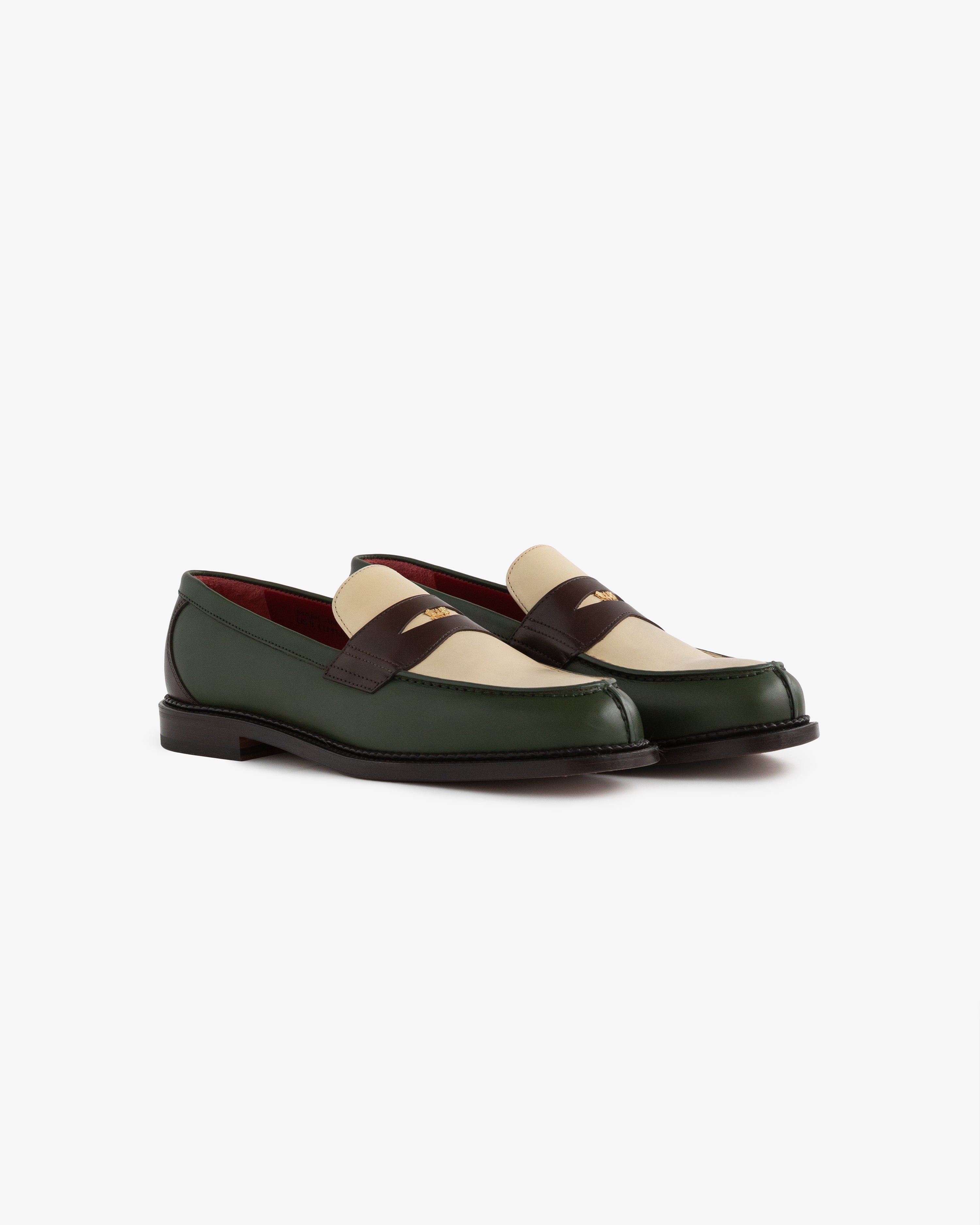 Queens     Crest     Loafer 2