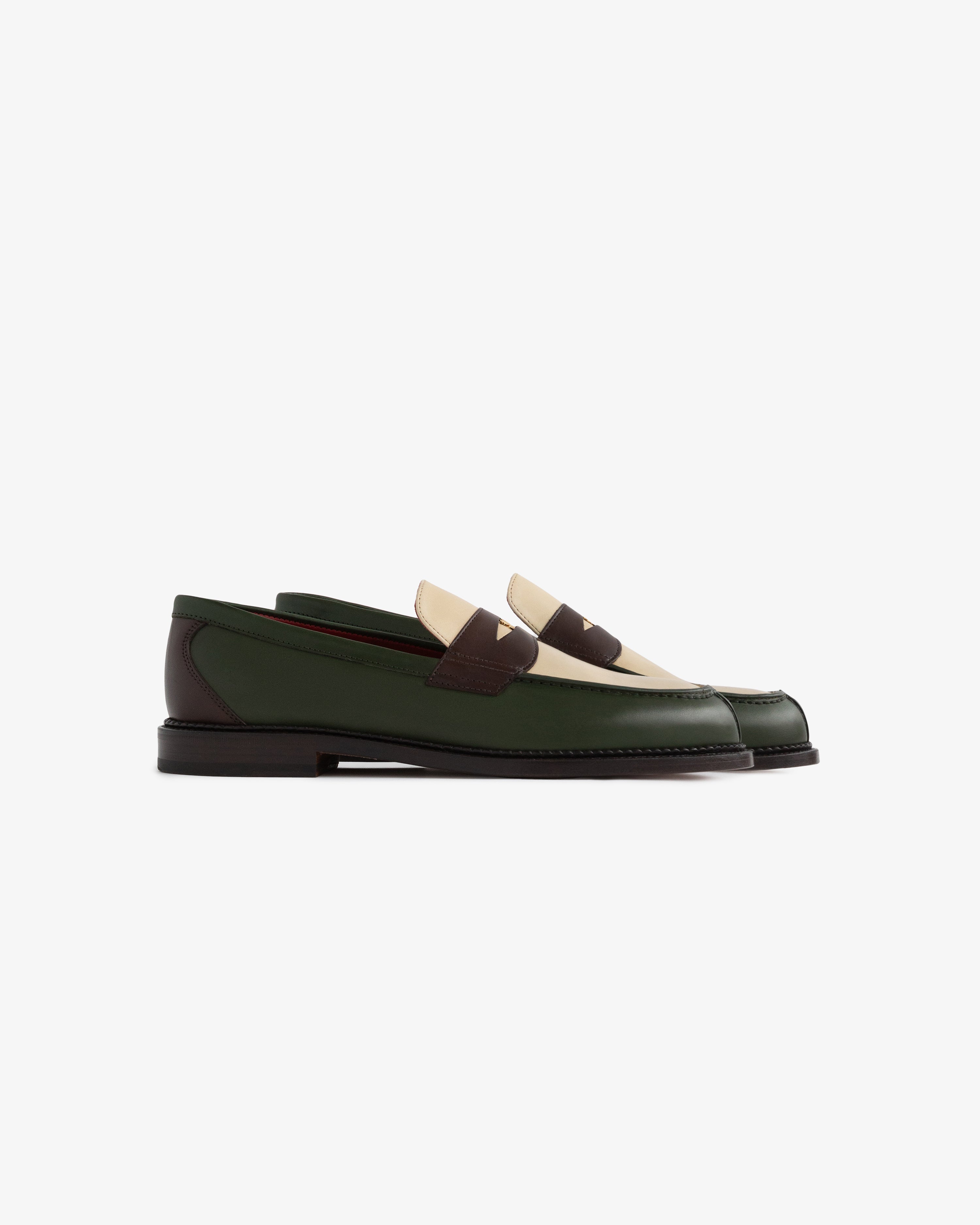 Queens     Crest     Loafer 3
