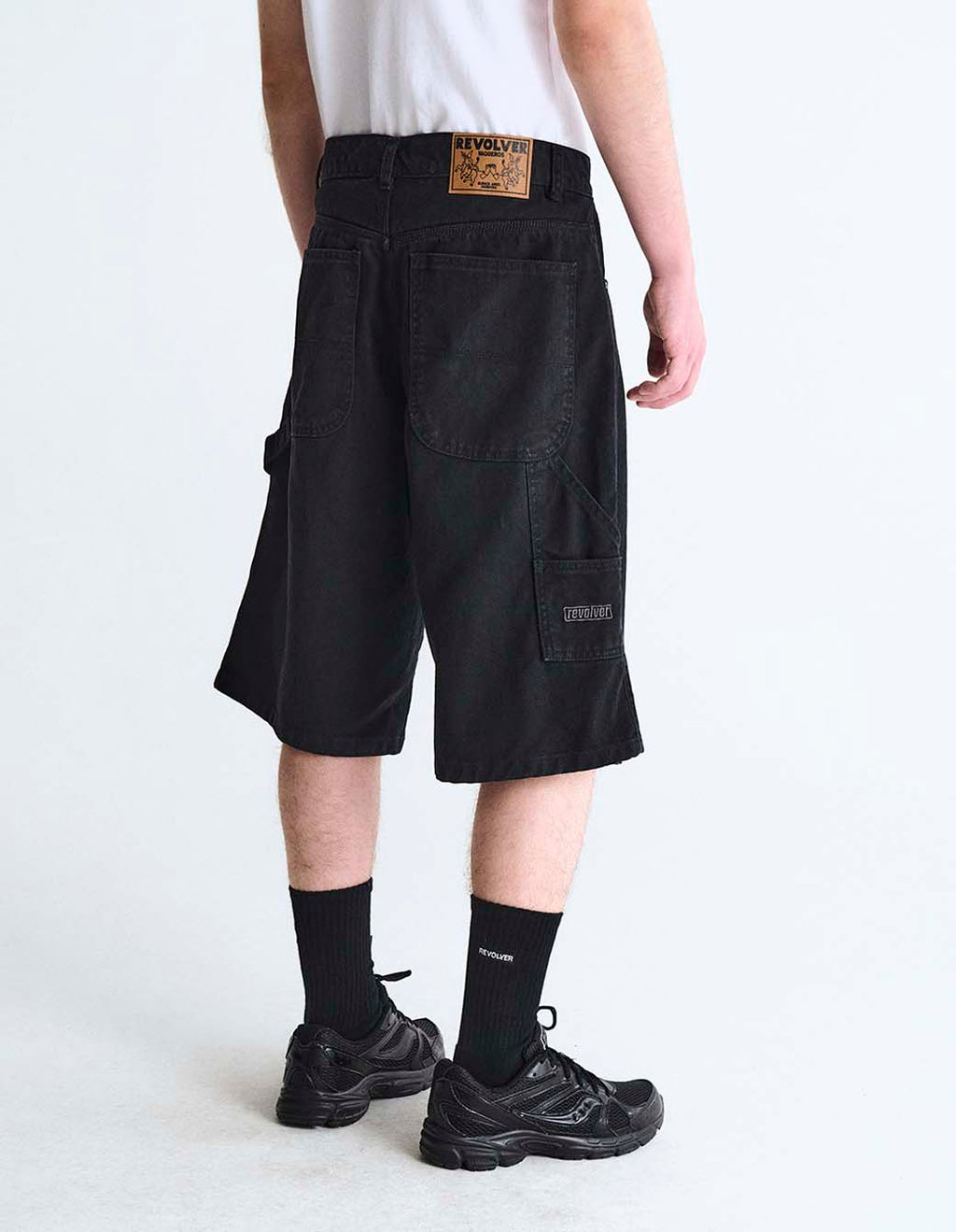 Bermuda Carpintera Negro