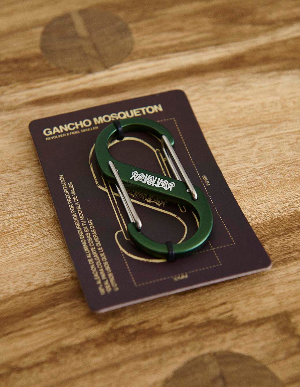 Llavero Mosquetón Gancho x Skuller Verde