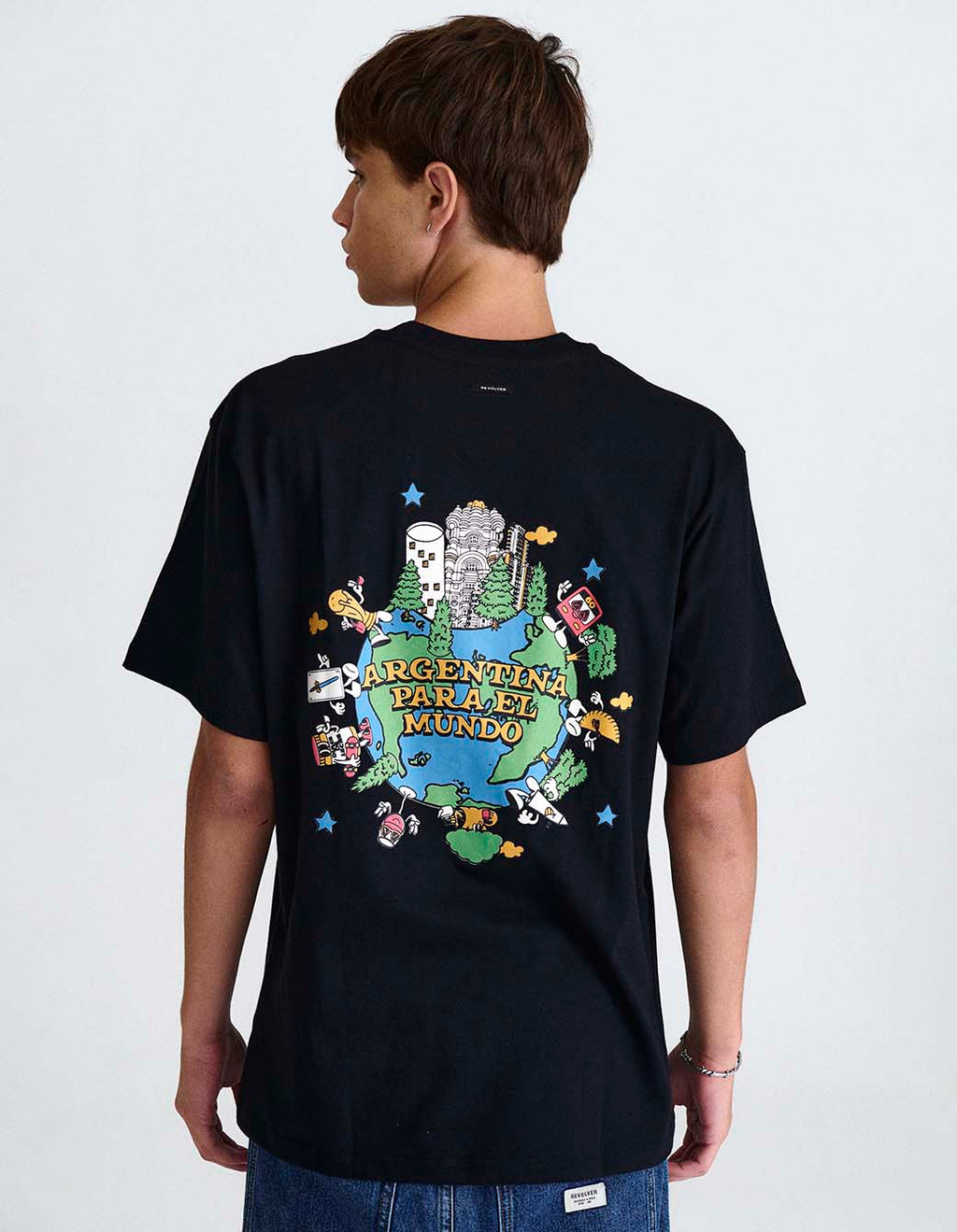 Remera Vuelta Al Mundo Negro